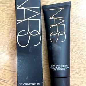 NARS velvet matte skin tint with spf30